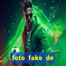foto fake de menina no espelho cabelo cacheado
